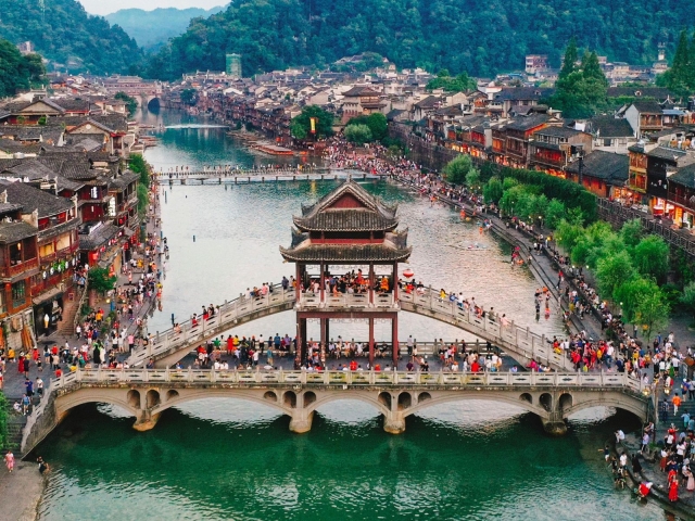 TOUR TRƯƠNG GIA GIỚI - PHƯỢNG HOÀNG CỔ TRẤN 6 NGÀY 5 ĐÊM